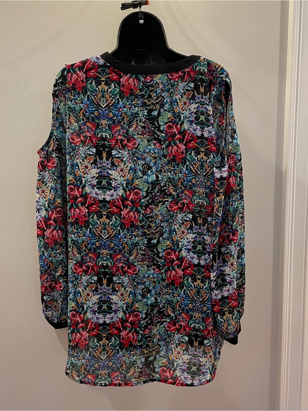 Floral Cold-Shoulder Top - Picture 7 of 7
